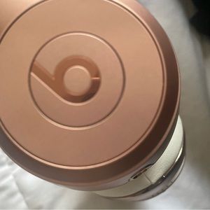Rose gold wireless beats, used only a couple times, no scratches